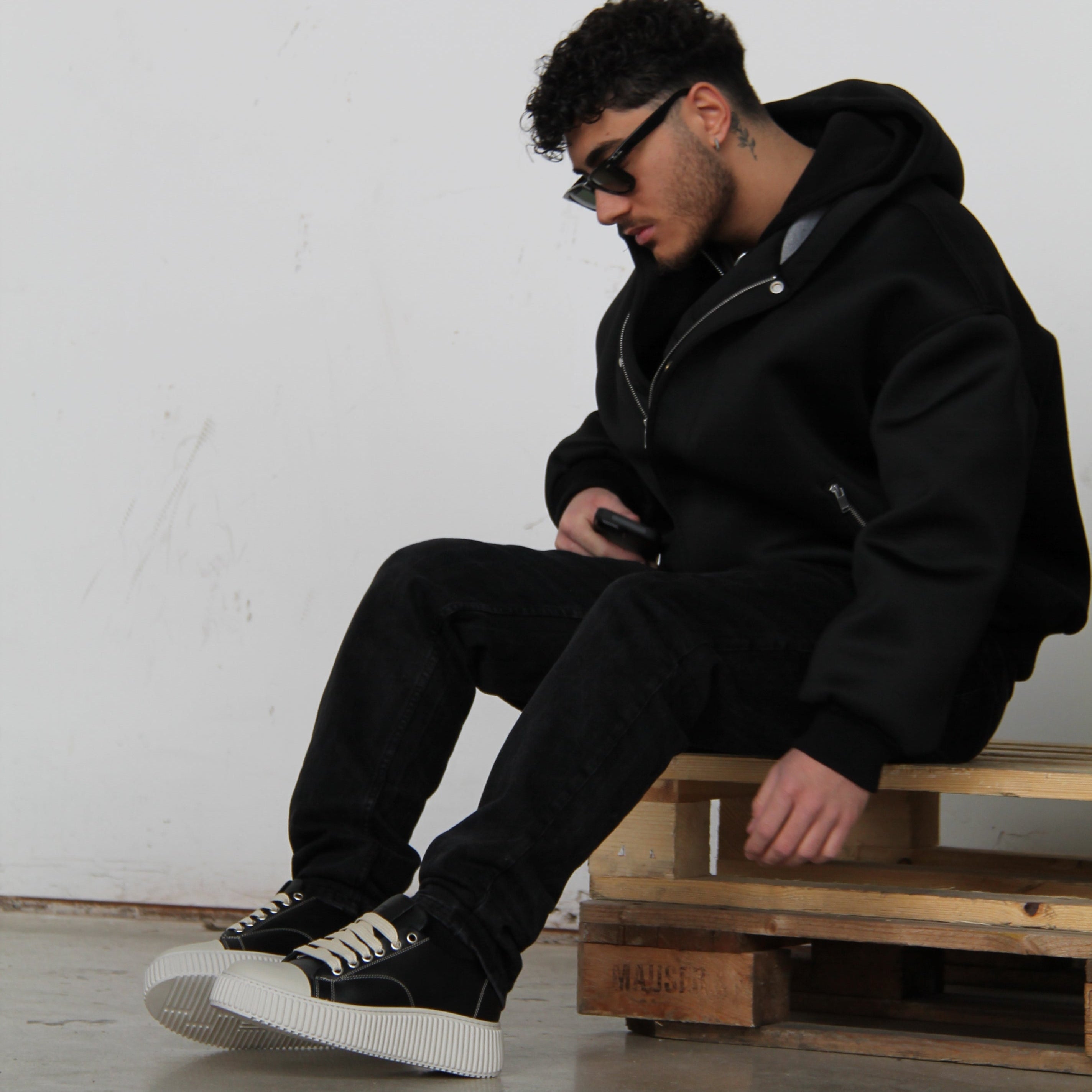VAPOR SNEAKERS - BLACK/BEIGE