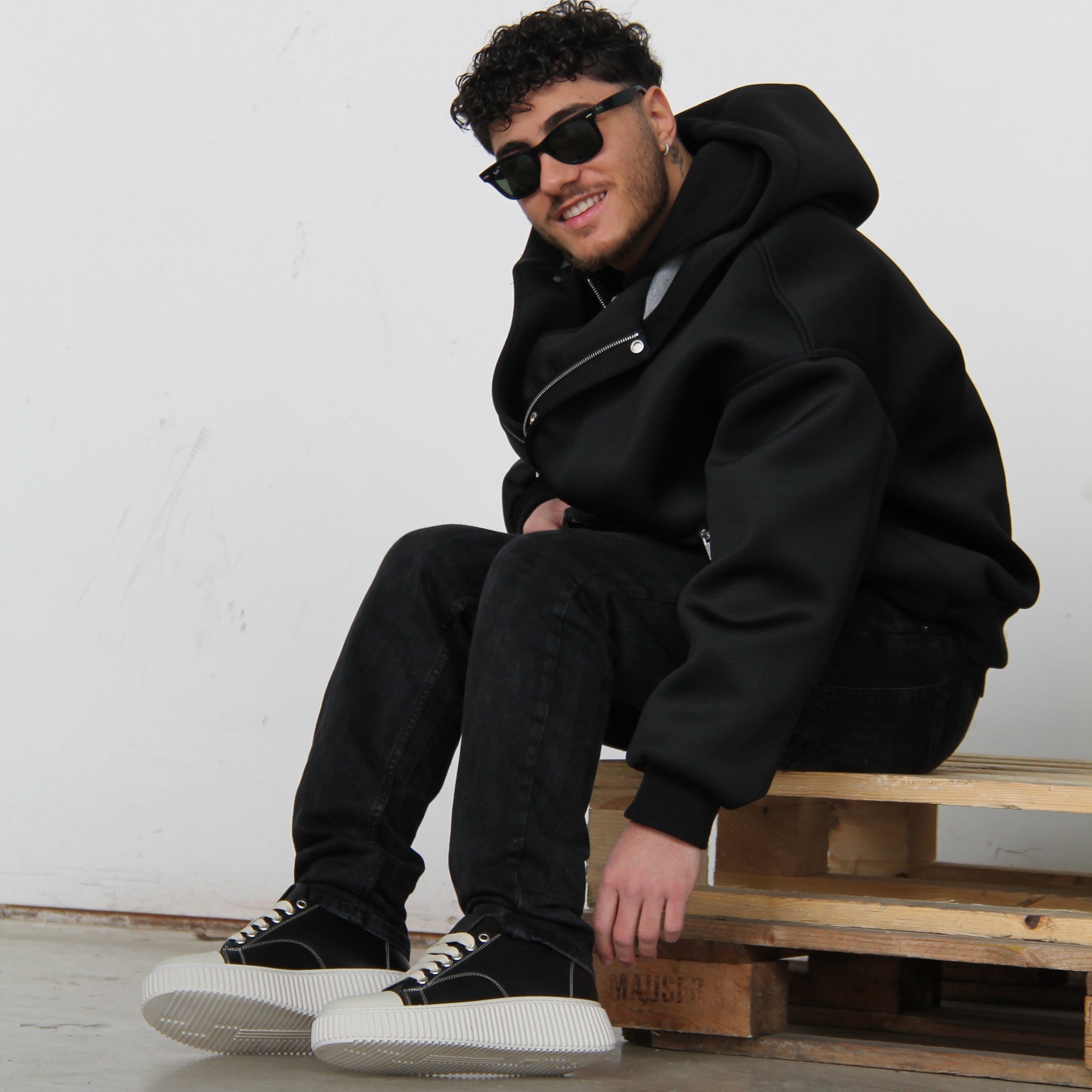 VAPOR SNEAKERS - BLACK/BEIGE