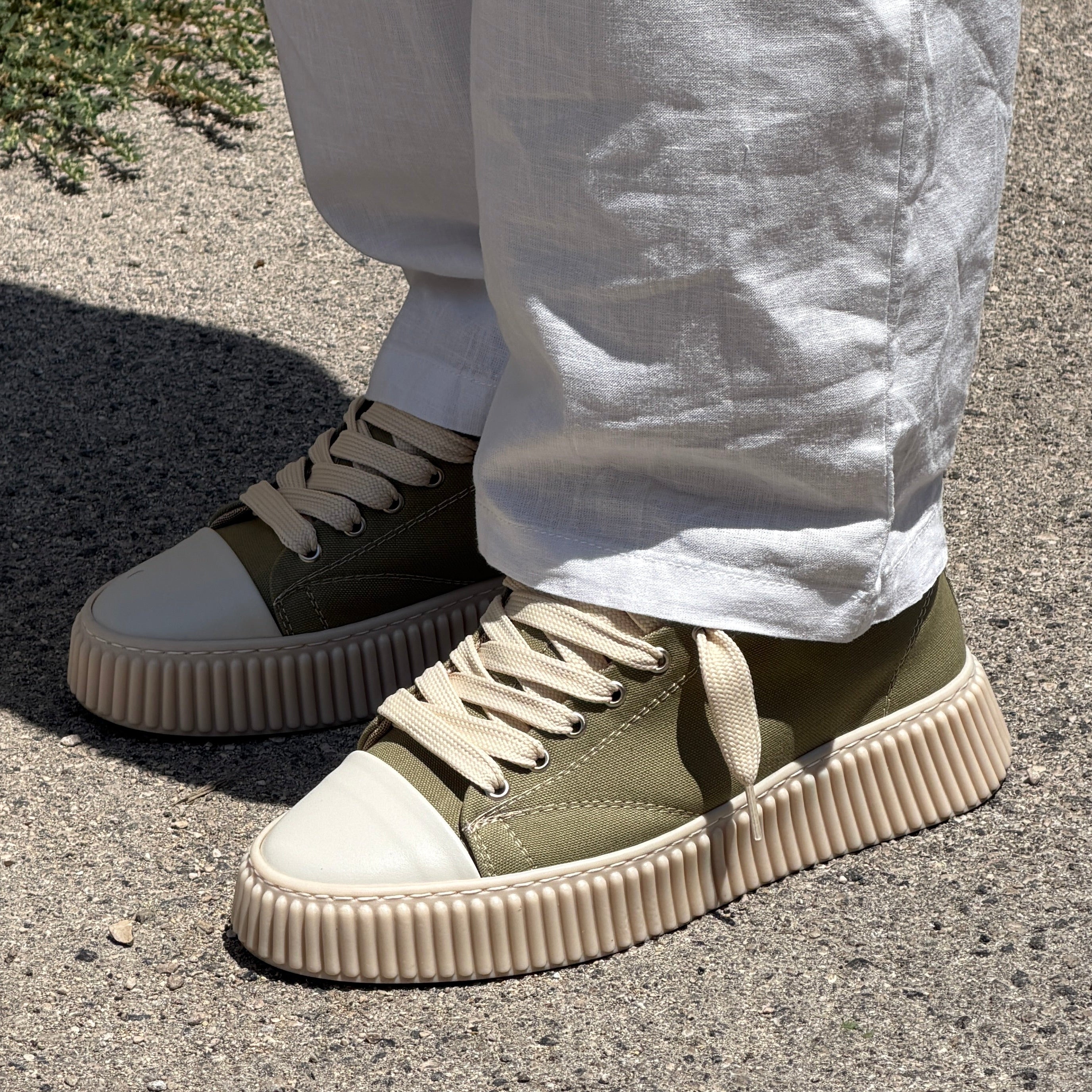 VAPOR 2.0 SVART CANVAS