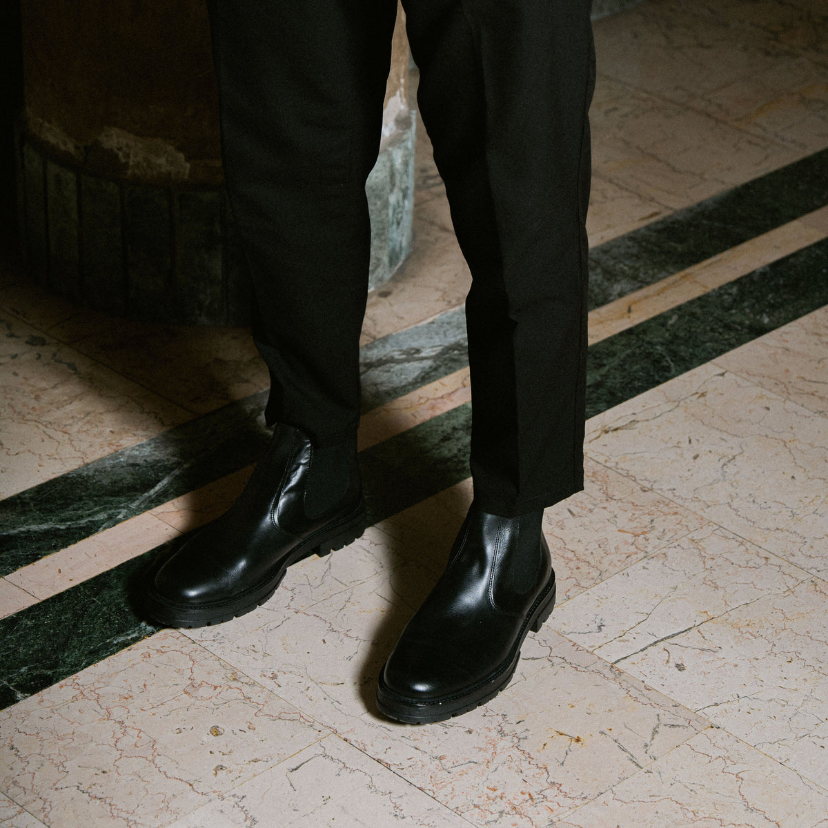 TRIAD - BLACK LEATHER