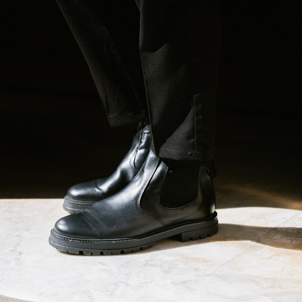 TRIAD - BLACK LEATHER