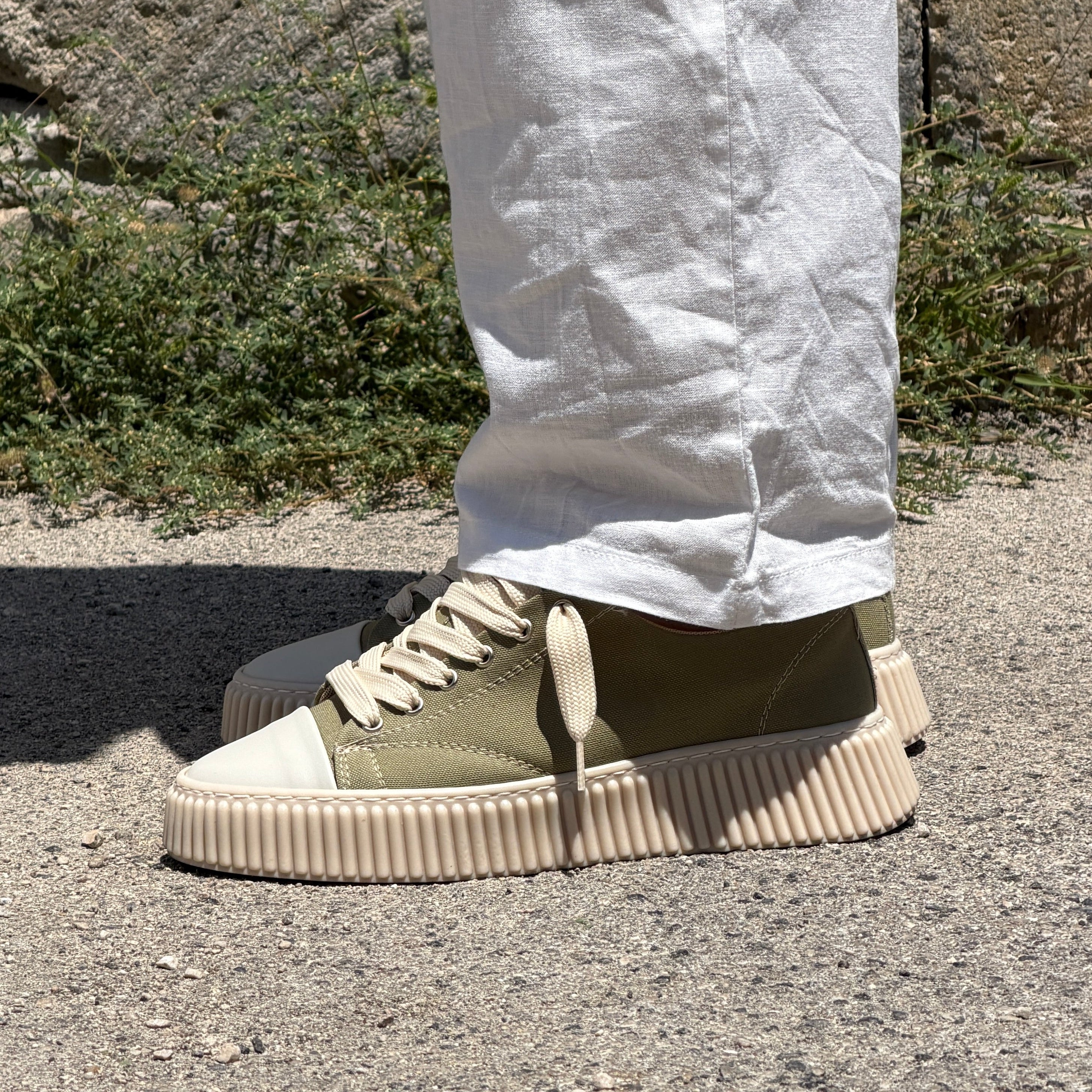 VAPOR 2.0 SVART CANVAS